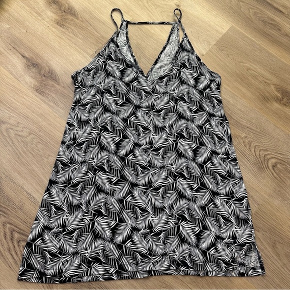 Old Navy Feather Pattern Long Tank size M - Picture 1 of 5